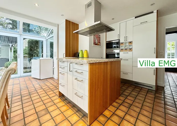 Villa Luxus Emg Nah Muenster, Osnabrueck, Rheine Fuer Familien Gruppen Bis 17 Personen, Pool, Whirlpool, Garten, Kamin, 6sz