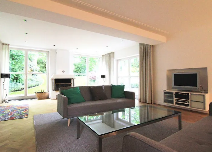 Villa Luxus Emg Nah Muenster, Osnabrueck, Rheine Fuer Familien Gruppen Bis 17 Personen, Pool, Whirlpool, Garten, Kamin, 6sz Emsdetten